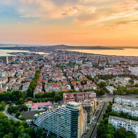 ゲストハウス Tia Maria Is Situated In The Southern Part Of The Sunny 3*