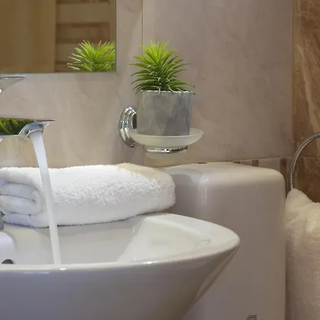 ゲストハウス Tia Maria Is Situated In The Southern Part Of The Sunny サニービーチ