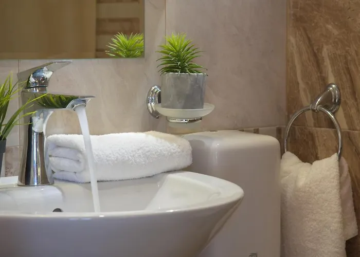 Pensjonat Tia Maria Is Situated In The Southern Part Of The Sunny Słoneczny Brzeg