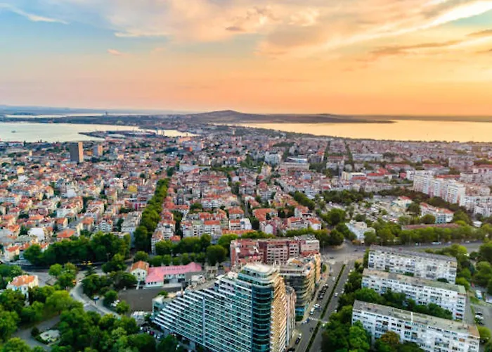 Tia Maria Is Situated In The Southern Part Of The Sunny 3* Slăntjev Brjag